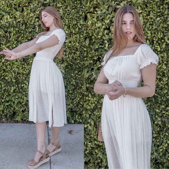 Dresses & Skirts - NEW ARRIVAL🕊 The Clara Off Shoulder Midi Dress